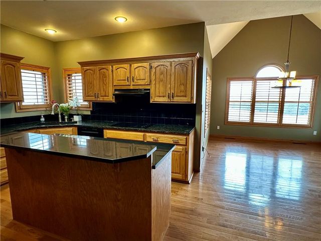 610 E 14th Street, Maryville, MO 64468