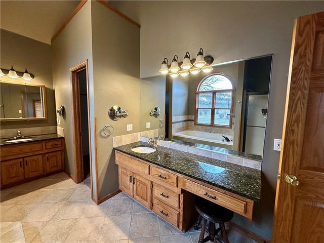 610 E 14th Street, Maryville, MO 64468