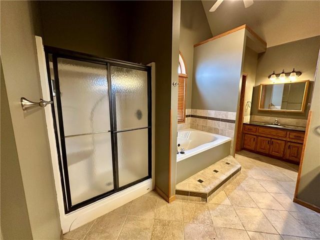 610 E 14th Street, Maryville, MO 64468