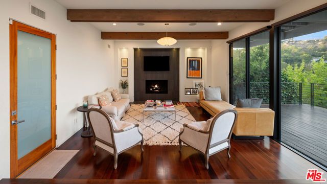 2608 Carman Crest Drive, Los Angeles, CA 90068