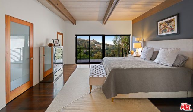 2608 Carman Crest Drive, Los Angeles, CA 90068