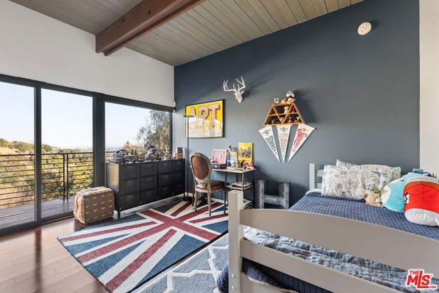 2608 Carman Crest Drive, Los Angeles, CA 90068