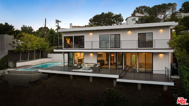 2608 Carman Crest Drive, Los Angeles, CA 90068