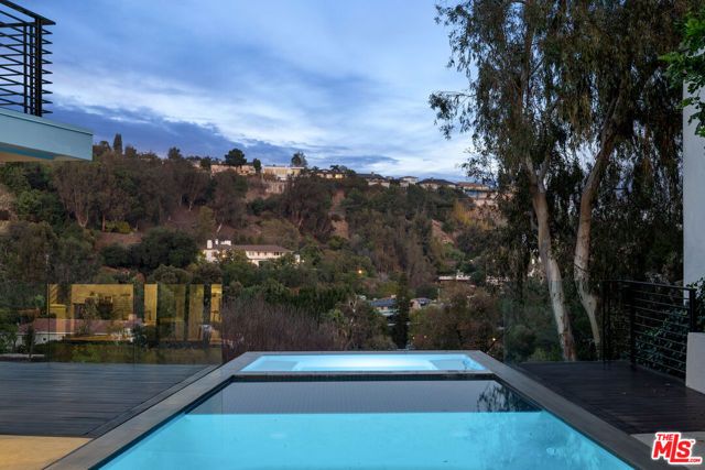 2608 Carman Crest Drive, Los Angeles, CA 90068