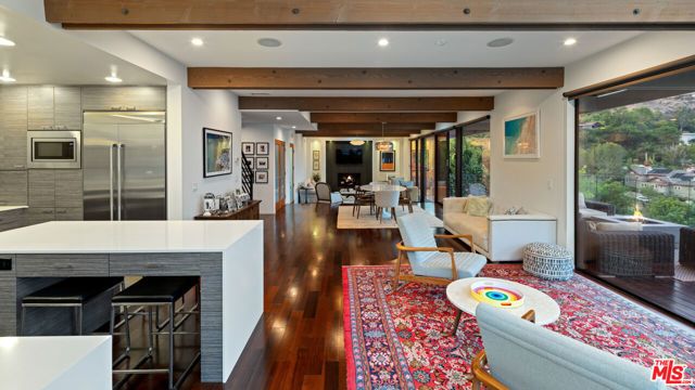 2608 Carman Crest Drive, Los Angeles, CA 90068