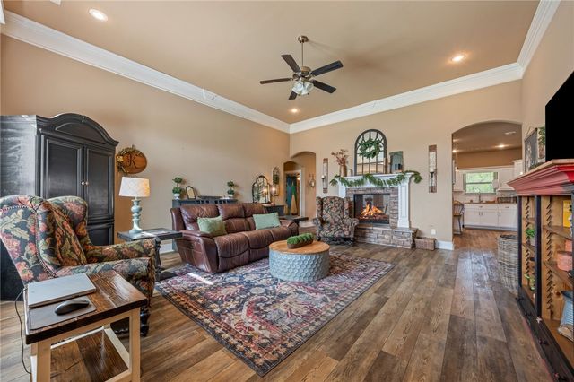 1158 Ruscello Avenue, Tontitown, AR 72762