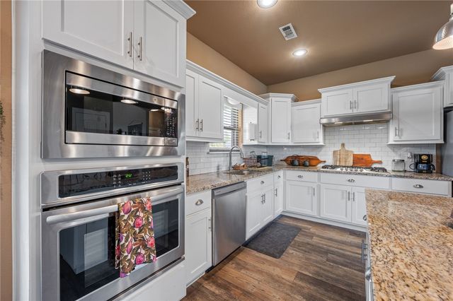 1158 Ruscello Avenue, Tontitown, AR 72762