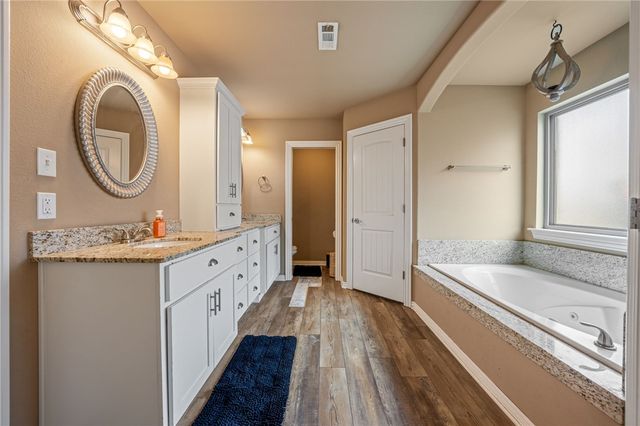 1158 Ruscello Avenue, Tontitown, AR 72762