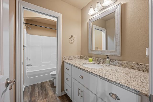 1158 Ruscello Avenue, Tontitown, AR 72762