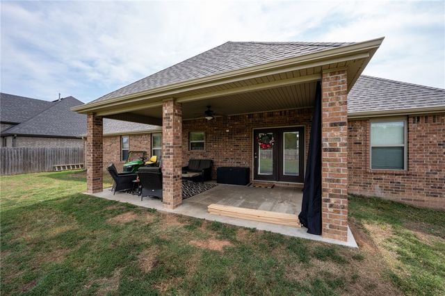 1158 Ruscello Avenue, Tontitown, AR 72762