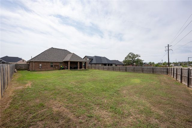 1158 Ruscello Avenue, Tontitown, AR 72762