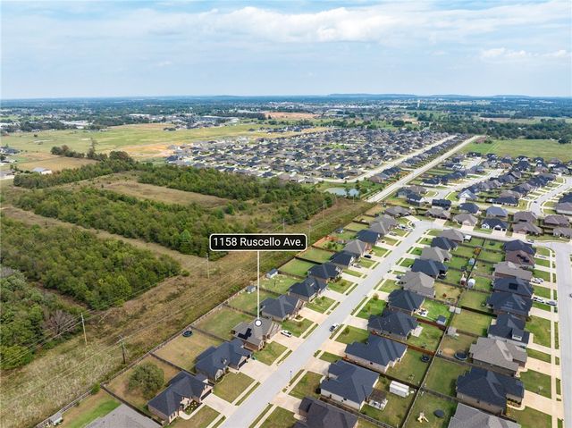 1158 Ruscello Avenue, Tontitown, AR 72762