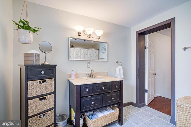 2448 CEDAR ST, Philadelphia, PA 19125