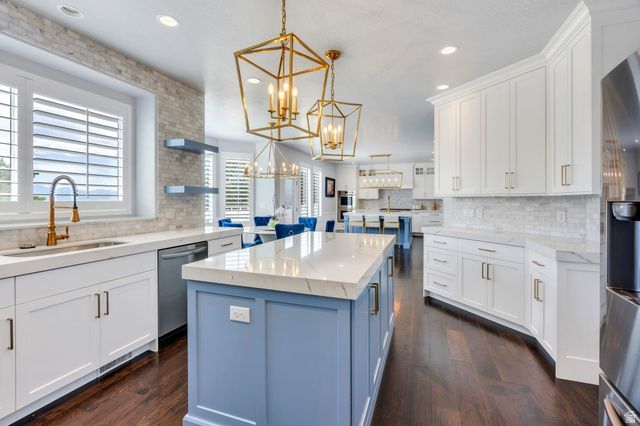 76 N SUNSET DR, Vineyard, UT 84059