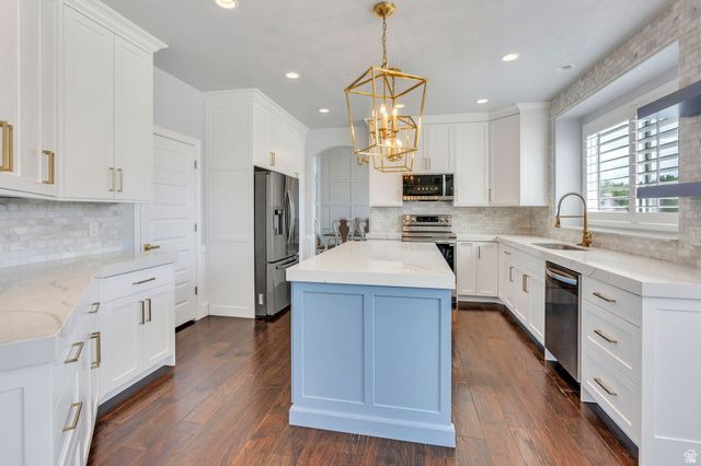 76 N SUNSET DR, Vineyard, UT 84059