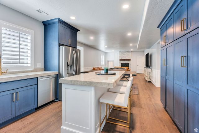76 N SUNSET DR, Vineyard, UT 84059