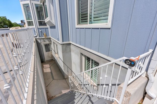 76 N SUNSET DR, Vineyard, UT 84059