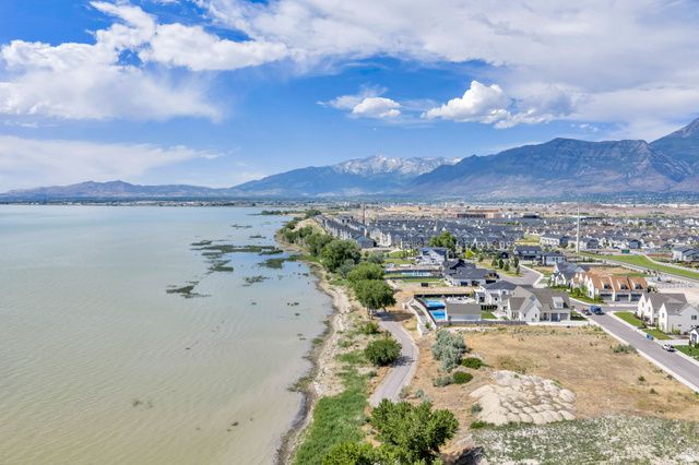 76 N SUNSET DR, Vineyard, UT 84059