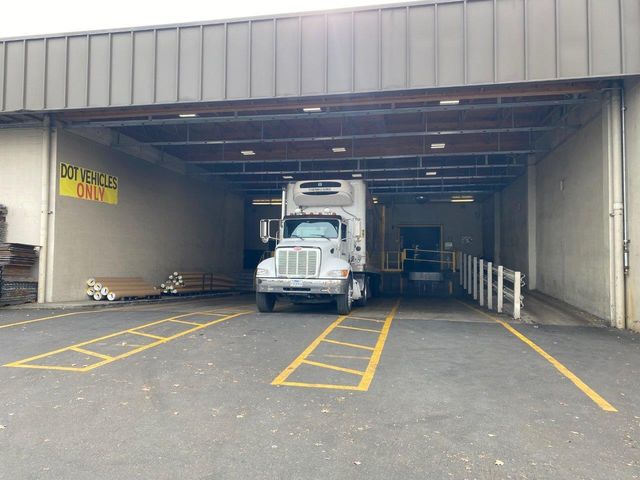 501 Airport Road, Medford, OR 97504