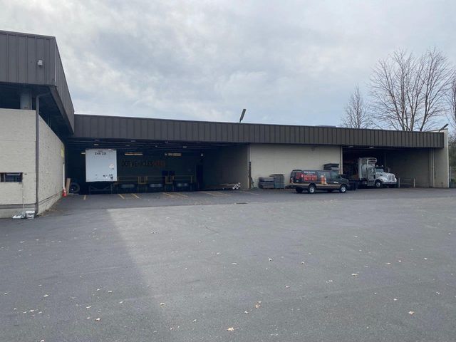 501 Airport Road, Medford, OR 97504