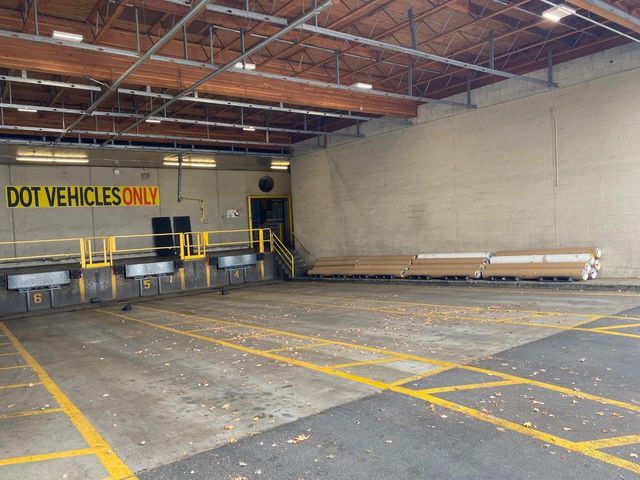 501 Airport Road, Medford, OR 97504