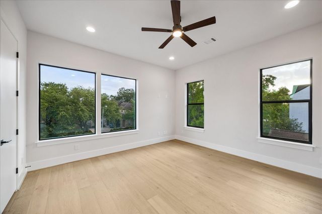 4714 Tamarisk Street, Bellaire, TX 77401