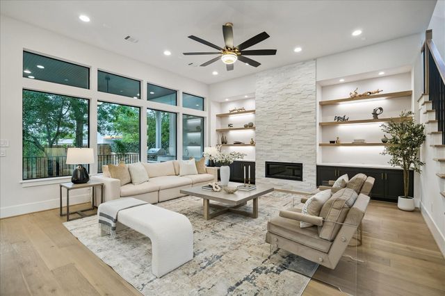 4714 Tamarisk Street, Bellaire, TX 77401