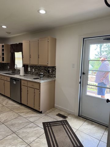 105 Skyline Dr, Mcminnville, TN 37110