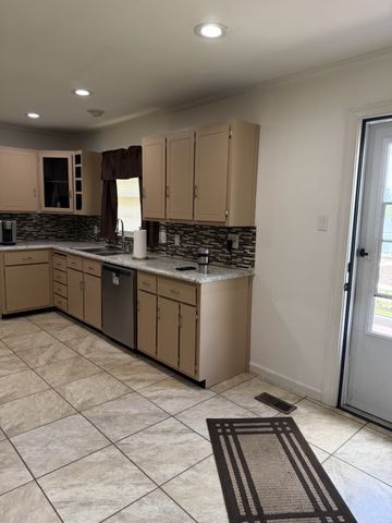 105 Skyline Dr, Mcminnville, TN 37110