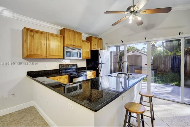 4728 Clemens St, Lake Worth, FL 33463