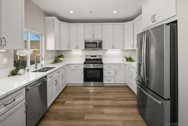 233 Petunia Ct, San Marcos, CA 92069