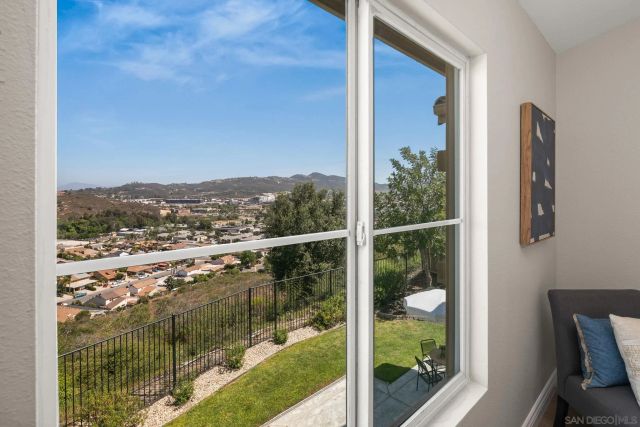 233 Petunia Ct, San Marcos, CA 92069