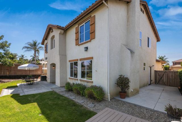 233 Petunia Ct, San Marcos, CA 92069