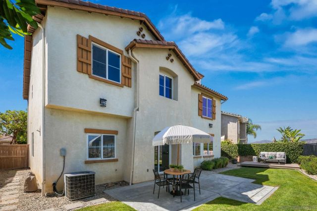233 Petunia Ct, San Marcos, CA 92069