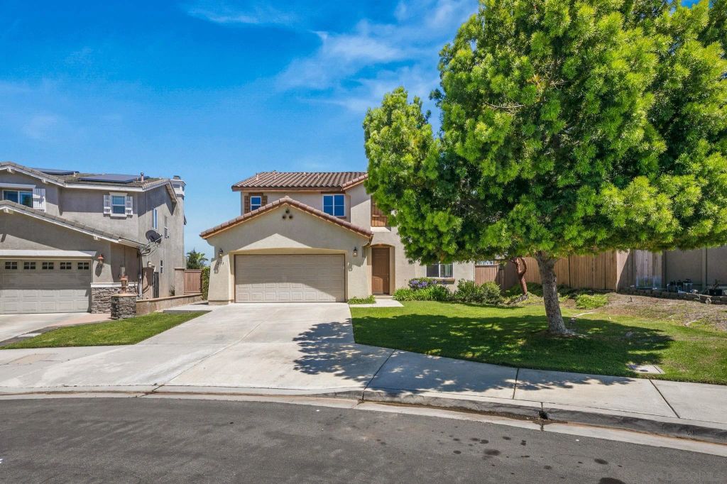 233 Petunia Ct, San Marcos, CA 92069