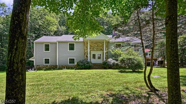 460 Laurel Ln, Kinnelon Boro, NJ 07405