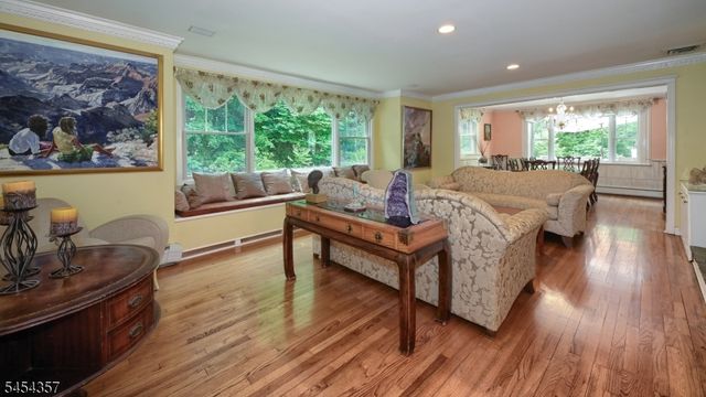 460 Laurel Ln, Kinnelon Boro, NJ 07405