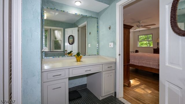 460 Laurel Ln, Kinnelon Boro, NJ 07405