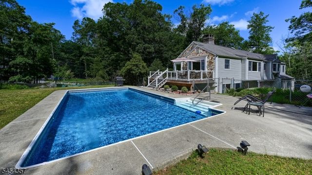 460 Laurel Ln, Kinnelon Boro, NJ 07405