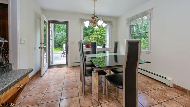 460 Laurel Ln, Kinnelon Boro, NJ 07405