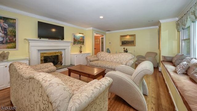 460 Laurel Ln, Kinnelon Boro, NJ 07405