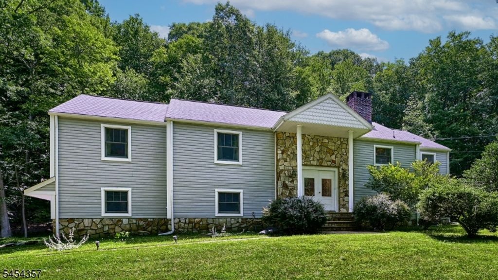 460 Laurel Ln, Kinnelon Boro, NJ 07405