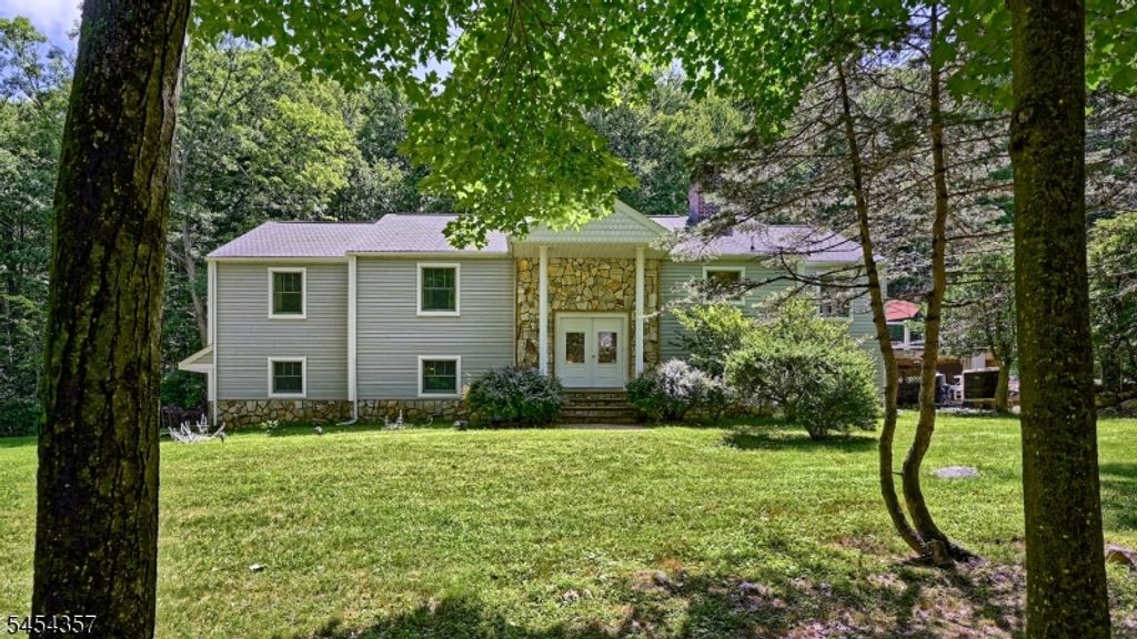 460 Laurel Ln, Kinnelon Boro, NJ 07405 — photo 2