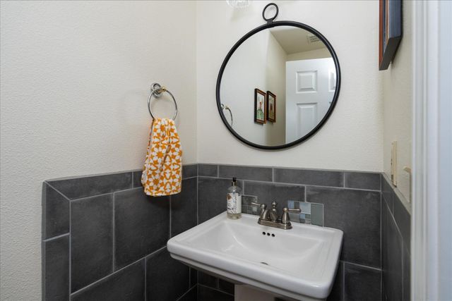 33655 River Knolls Rd, Coarsegold, CA 93614