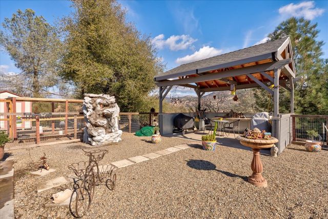 33655 River Knolls Rd, Coarsegold, CA 93614