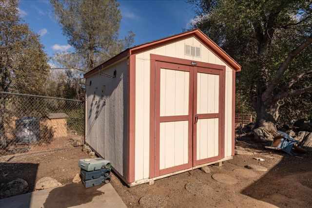 33655 River Knolls Rd, Coarsegold, CA 93614