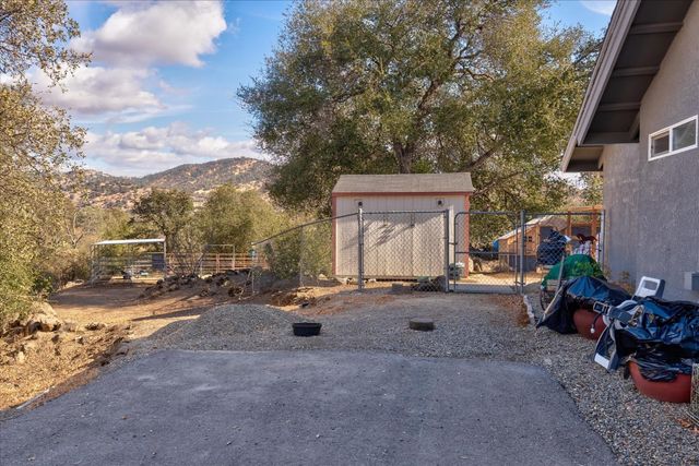 33655 River Knolls Rd, Coarsegold, CA 93614