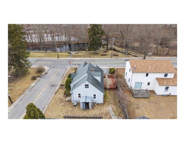 2 Whitman Street, Smithfield, RI 02917