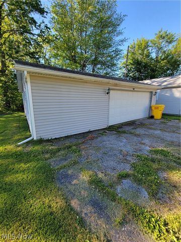 498 Walnut Street, Conneaut, OH 44030