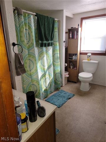498 Walnut Street, Conneaut, OH 44030